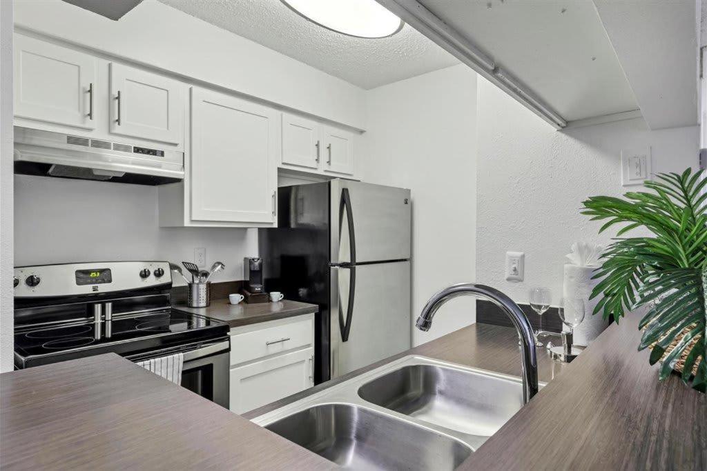 برادنتون Special Apartment 1Br With Gym And Parking المظهر الخارجي الصورة